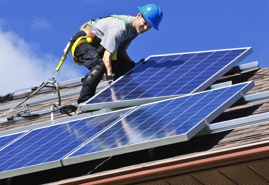 Cliente do setor elétrico pode se tornar pequeno produtor de energias renováveis Cliente do setor elétrico pode se tornar pequeno produtor de energias renováveis